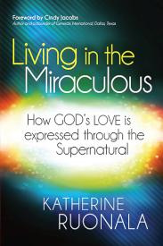 9781621362845 Living In The Miraculous