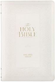 9781639526772 Giant Print Bible